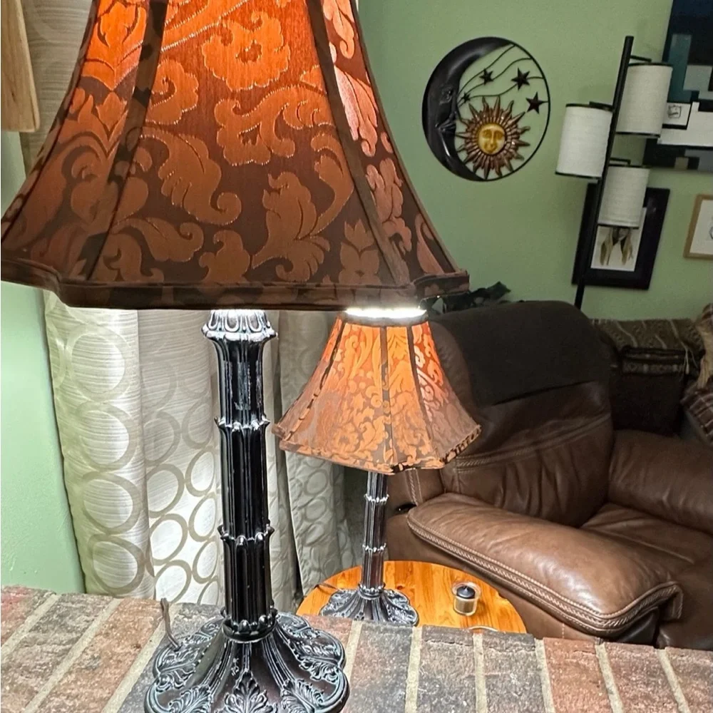 Vintage Mid-Century Demask Satin Table Lamps Pair - Hollywood Regency 60s